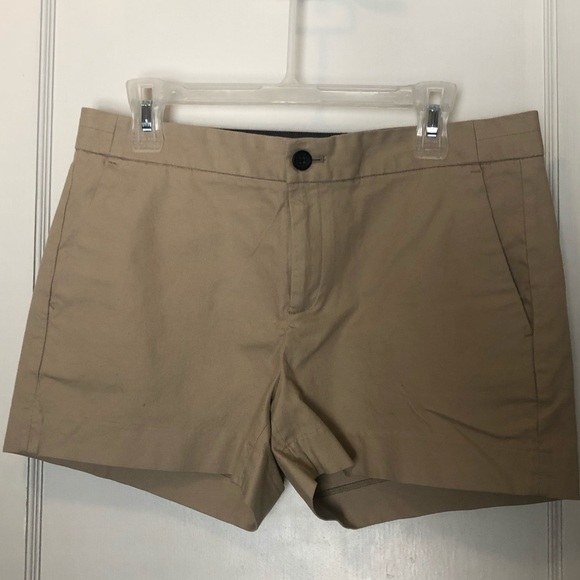 Banana Republic- Hampton Fit Shorts - Picture 2 of 8